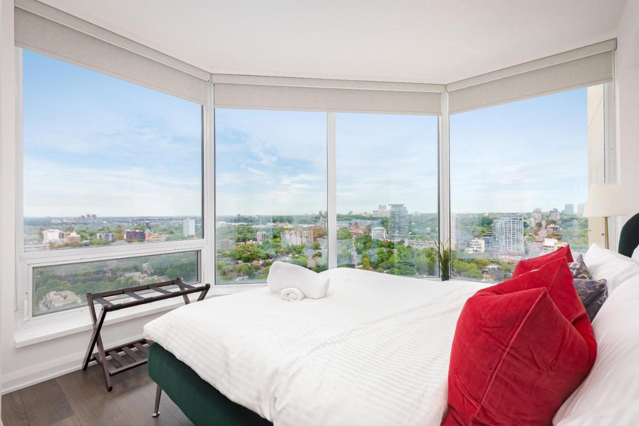 Luxury 2-Bedroom Apartment In Yorkville With The Best City View In Downtown Toronto Bagian luar foto