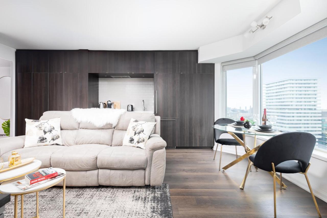 Luxury 2-Bedroom Apartment In Yorkville With The Best City View In Downtown Toronto Bagian luar foto