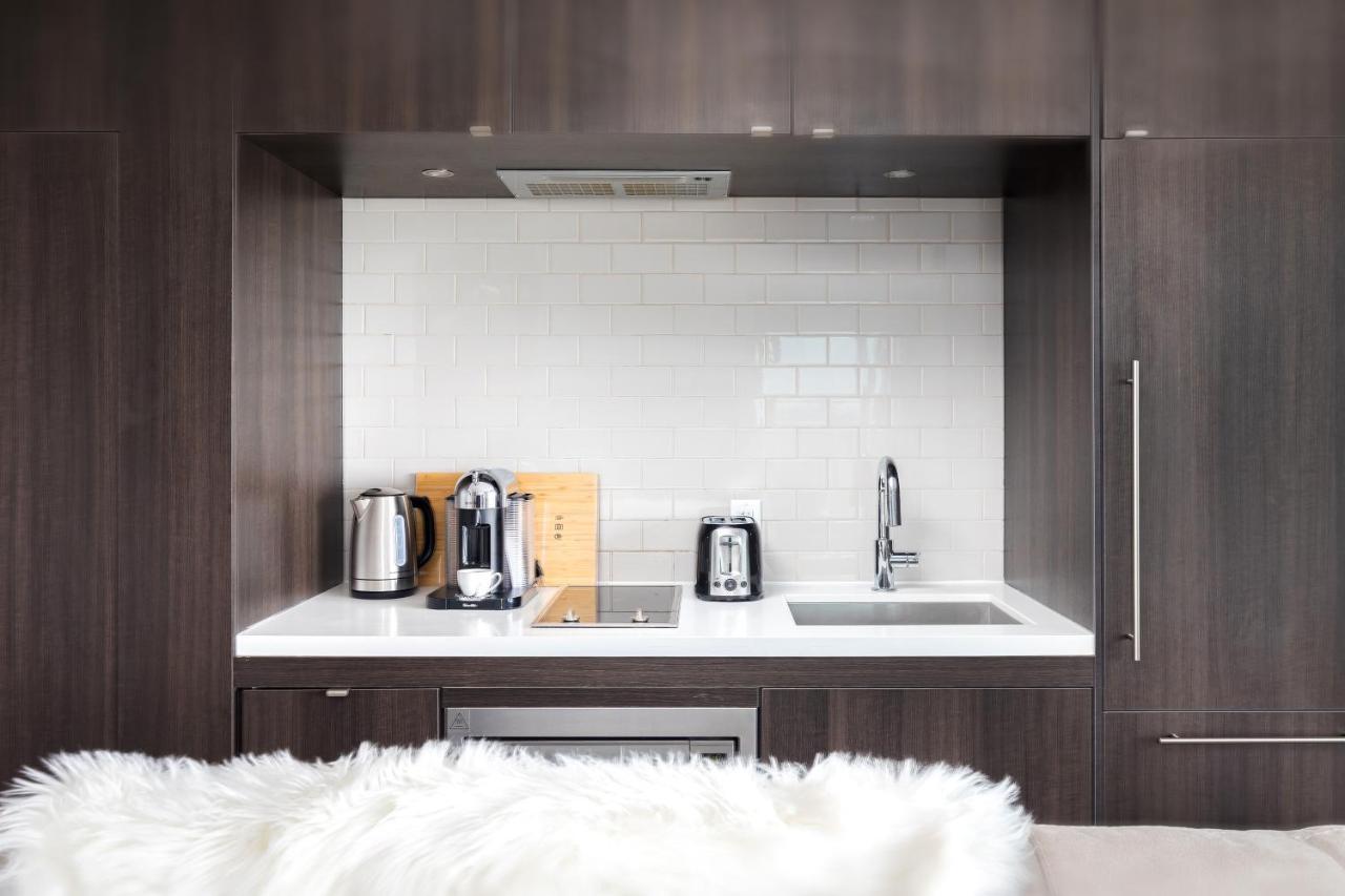 Luxury 2-Bedroom Apartment In Yorkville With The Best City View In Downtown Toronto Bagian luar foto