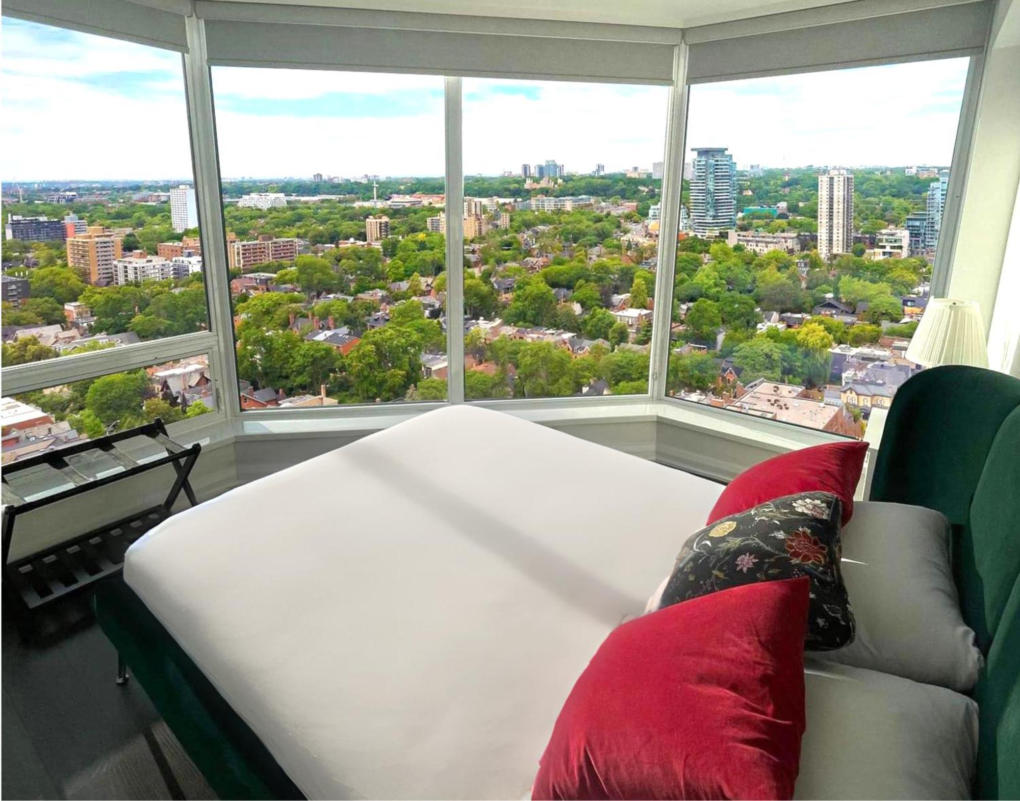 Luxury 2-Bedroom Apartment In Yorkville With The Best City View In Downtown Toronto Bagian luar foto
